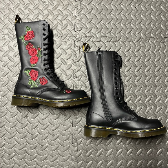 Dr. Martens Women's US 7 1914 Vonda Black Roses Softy T Leather 14-Eye Mid Calf - Picture 7 of 12